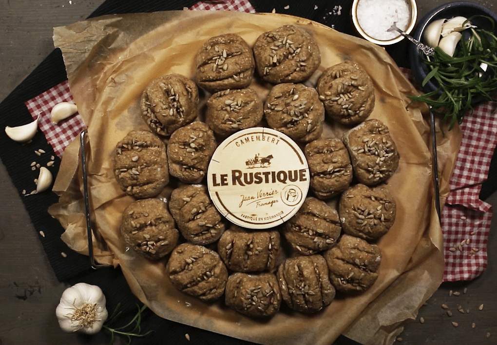 Camembert Le Rustique met honing en walnoten