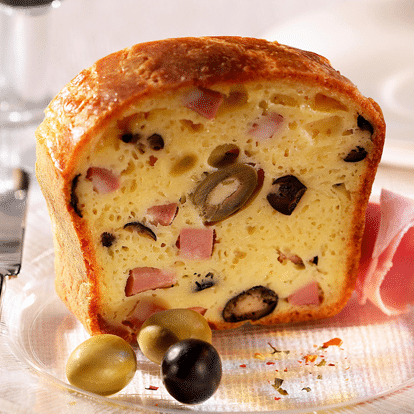 Cake jambon, olives et Camembert le Rustique